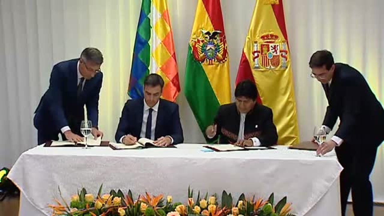 Sánchez llega a Bolivia en su gira por latinoamérica