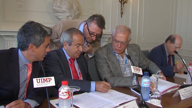 Borrell participa en seminario en Santander