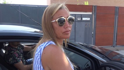 Belén Esteban vuelve de vacaciones evitando a Matamoros