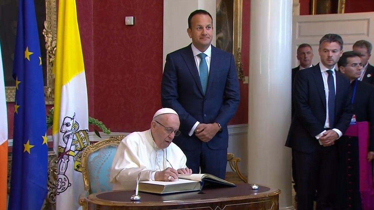 El Papa reconoce el fracaso de la Iglesia ante los "crímenes" de abusos a menores