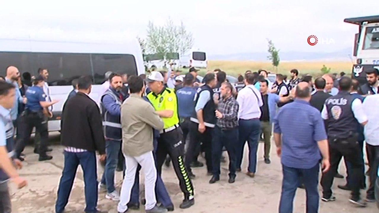 Çatı Davası'nda şehit yakınları ve polis arasında arbede