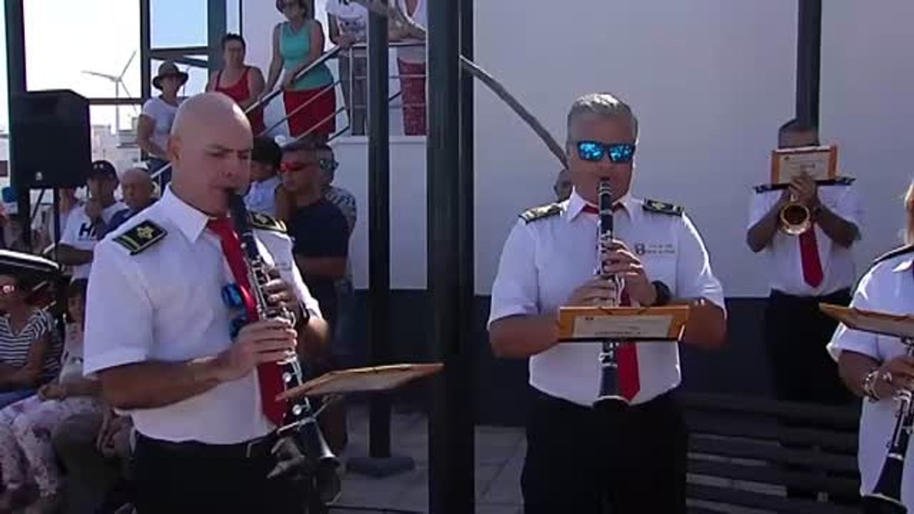 Realizan una ofrenda floral para recordar a las víctimas del accidente de Spanair en su 10 aniversario