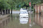 Yoğun yağış nedeniyle yolda oluşan su birikintisi havadan görüntülendi