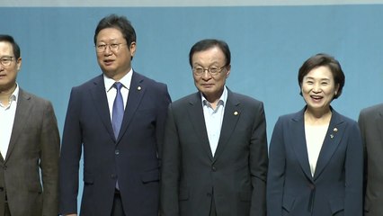 이해찬 "규제 풀어서 자율 운영될 수 있는 도시 만들어야" / YTN