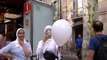 Suelta de globos en Las Ramblas en homenaje a las víctimas del atentado