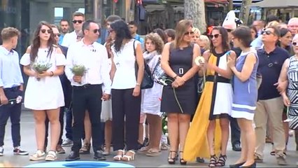 Las víctimas, protagonistas del tributo floral
