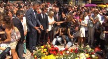 Casado y Albiol ponen flores en recuerdo a víctimas 17A