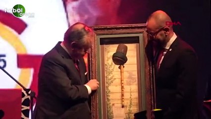 Mustafa Cengiz'e Konya'da Neyzen tablosu hediye edildi