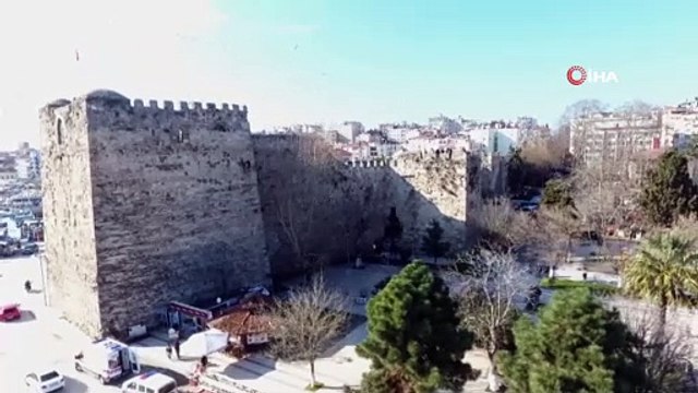 Sinop Kültür ve Turizm Derneği Başkanı Ahmet Çobanoğlu; “Kaledeki tarihi dokuyu bozmadan bitkilerin çıkarılması da bilimsel bir çalışma”