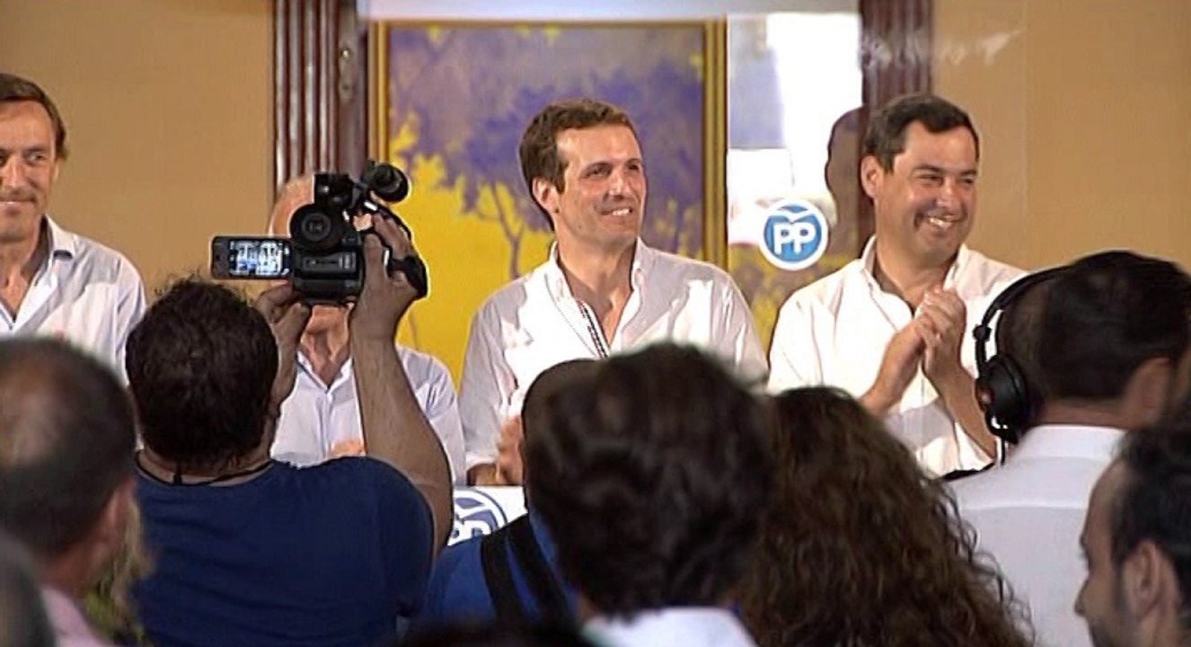 Pablo Casado visita Roquetas de Mar (Almería)