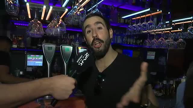 Más de un centenar de atléticos celebran el título en Neptuno