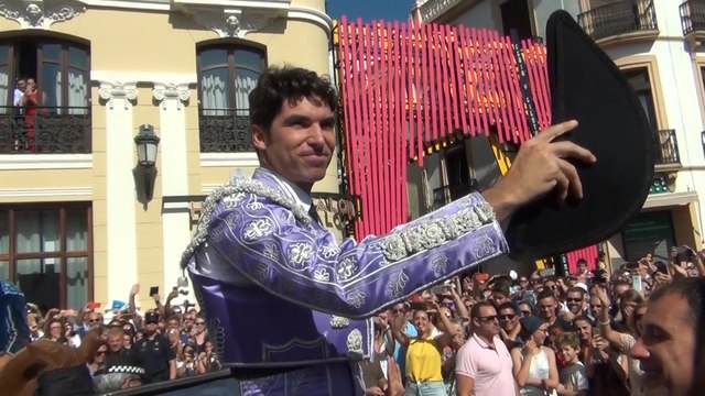 Cayetano Rivera suspende sus próximas corridas por fractura en las costillas