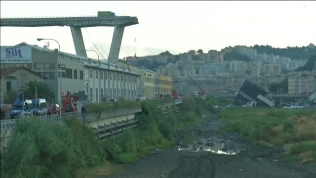 Continúan las labores de rescate en Génova