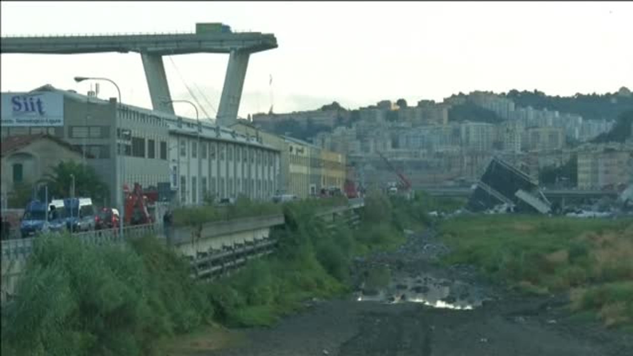 Continúan las labores de rescate en Génova