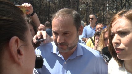Ábalos se compromete a ayudar a afectados por el incendio