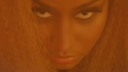 Nicki Minaj se convierte en una diosa ancestral en su nuevo videoclip