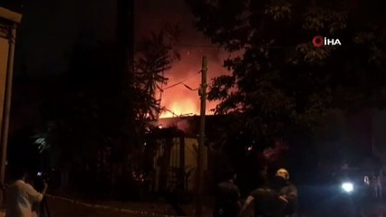 Fatih'te iki katlı ev alev alev yandı: 1 ölü, 1 yaralı