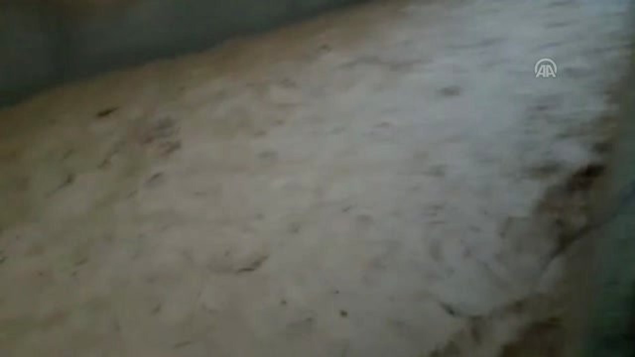 Sandıklı'daki selde evler ve tarım alanları zarar gördü