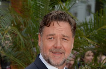 Russell Crowe bought dinosaur while drunk