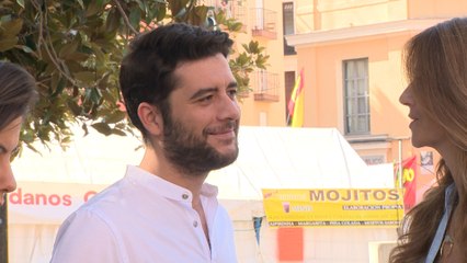 César Zafra visita las fiestas de La Paloma