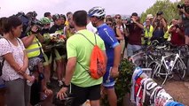 Emotivo homenaje en memoria de los dos ciclistas atropellados en Montbrió
