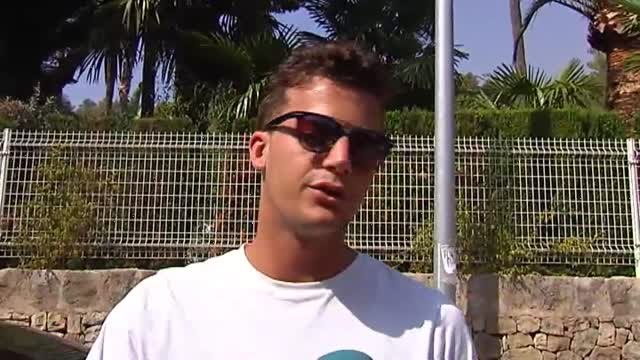 El fuego obliga a desalojar a 2.500 personas