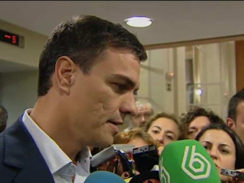 Pedro Sánchez: "España no se defiende a base de querellas"