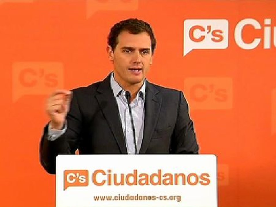 Rivera: "Le pedimos a PP y a PSOE que dejen de contentar a los separatistas y piensen en los demás catalanes y españoles"