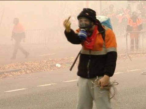 Graves disturbios en Bruselas entre manifestantes y policía