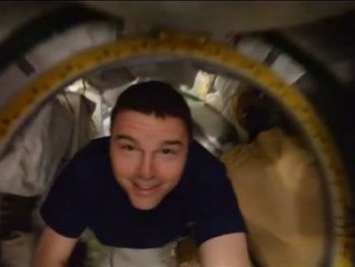 Un austronauta graba desde dentro la Estación Internacional