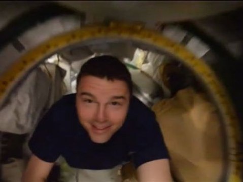 Un austronauta graba desde dentro la Estación Internacional