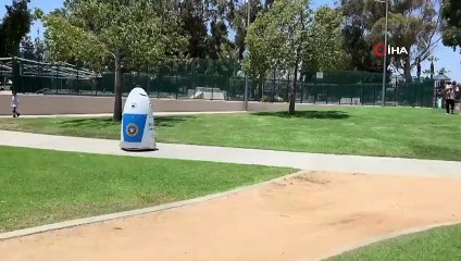 - ABD’de Yumurta Şeklindeki Robot Polis Devriye Gezdi
