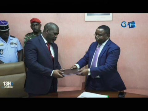 RTG/Cérémonie de passation de charge au Ministère de l’Habitat présidé par le Secrétaire General du Gouvernement