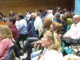El alcalde de Collado Villalba abre el pleno con abucheos y gritos de dimisión