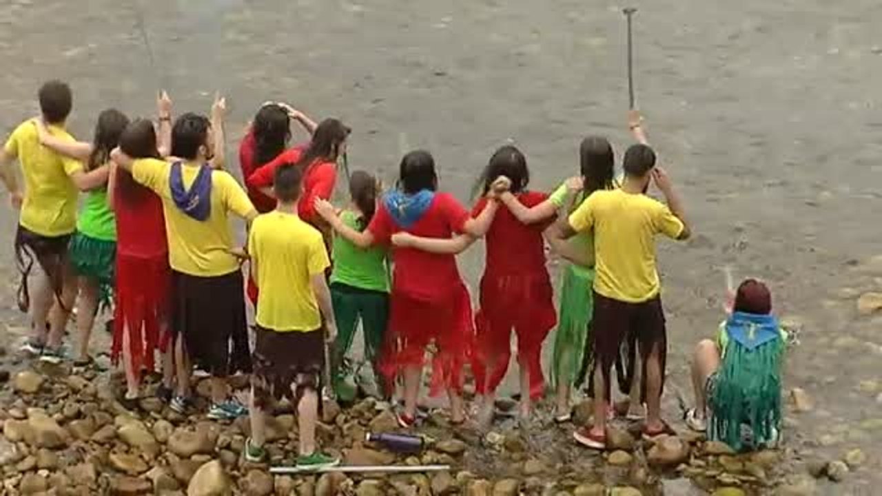 Miles de personas celebran a lo grande el 82 Descenso del Sella