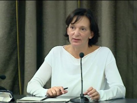 Podemos interpreta la macrooperación contra la corrupción como un paso más en la caída de un régimen en descomposición