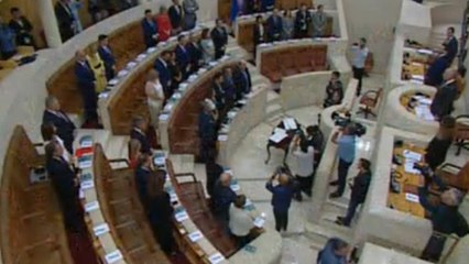 Parlamento Cantabria recuerda con un minuto de silencio a De la Sierra