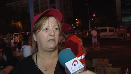 Los taxistas duermen en las calles de Madrid y Barcelona