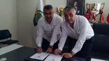 Akhisarspor, Teknik Direktör Mehmet Altıparmak ile imzaladı