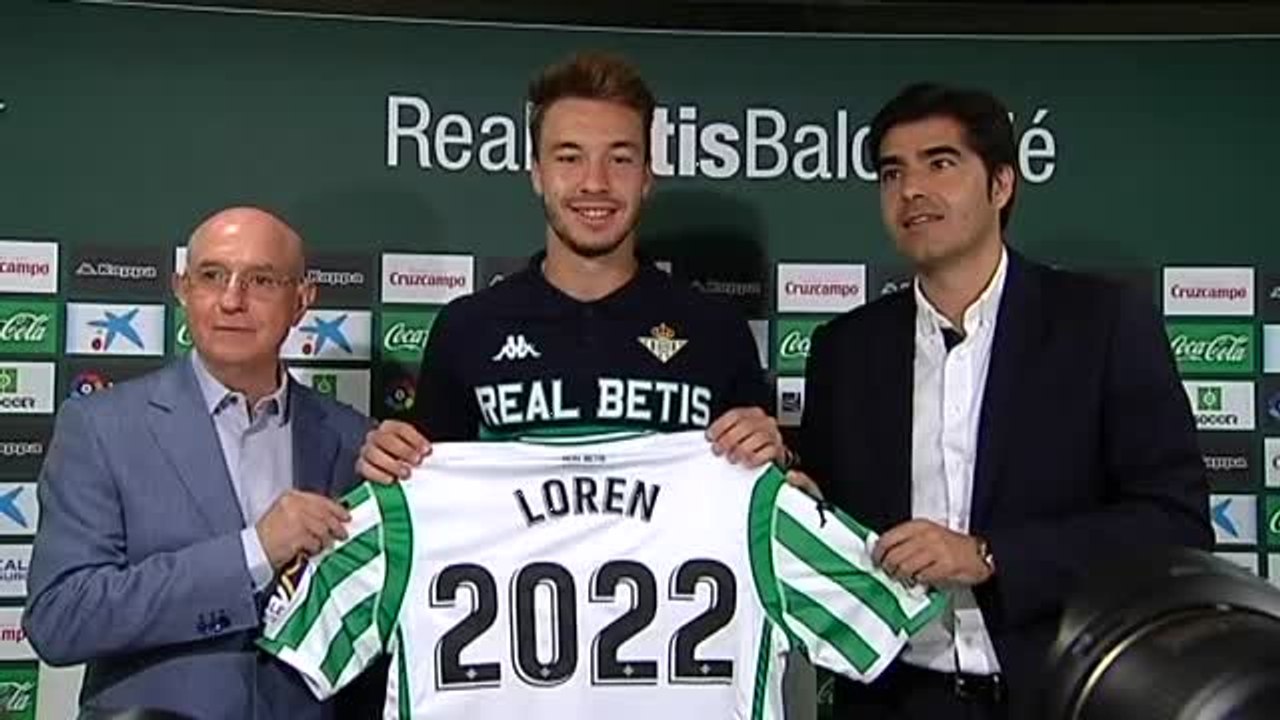 Loren, la joya de la cantera del Betis, renovado hasta 2022