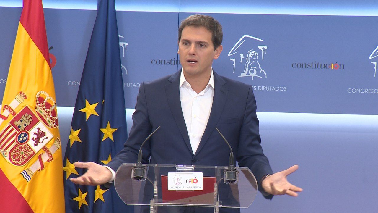 Cs critica las "ocurrencias" del Gobierno en política migratoria