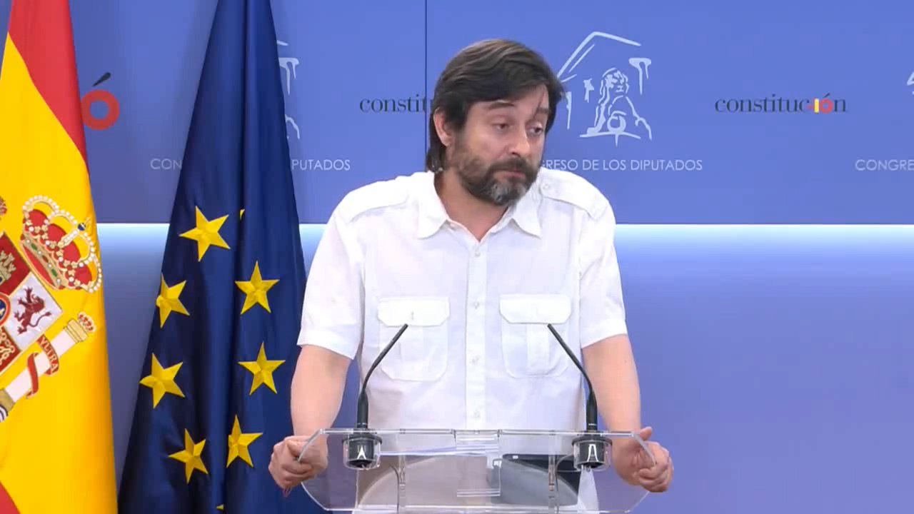 Podemos exige la dimisión del presidente de la CNMC
