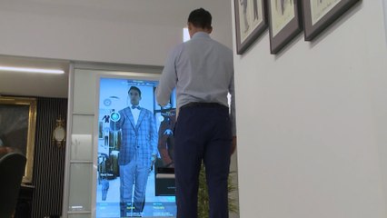 La sastrería 'Exquisuits' instala un espejo inteligente
