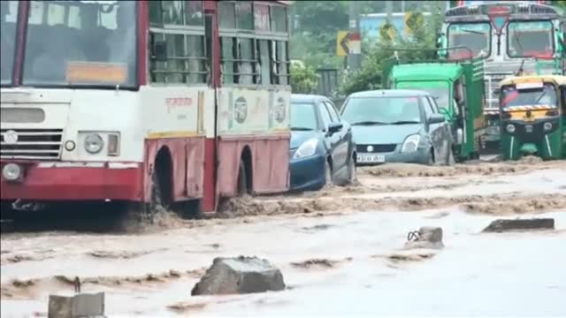 Las lluvias monzónicas golpean con fuerza el norte de la India