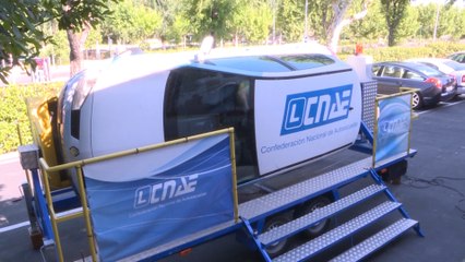 CNAE conciencia a los conductores con un simulador de vuelco