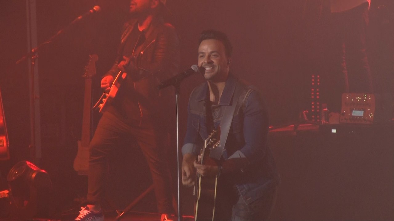 Luis Fonsi pone el ritmo a la noche de Marbella