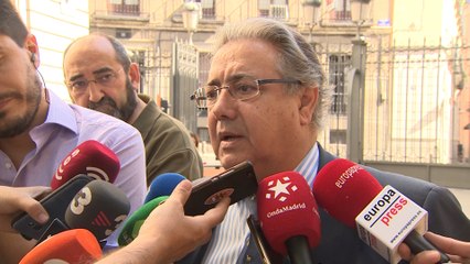 Zoido pide medidas para frenar la inmigración irregular