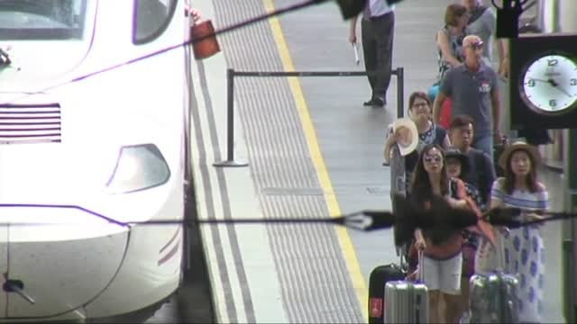 La DGT espera tres millones de desplazamientos este fin de semana en plena huelga de trenes