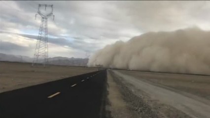 Una tormenta de arena ha engulle la ciudad de Golmud