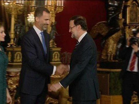 Los reyes reciben a más de 1.500 personas en el Palacio Real